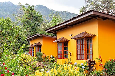 El Santuario Ecolodge - Hotel & Dorms