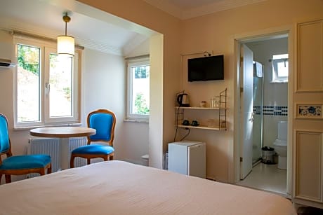 Economy Double Room -  No lake view 