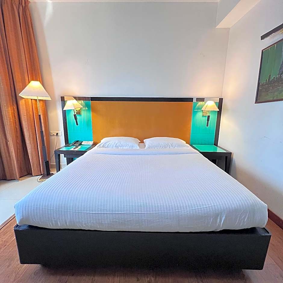 The Mercy Luxury Business Hotel