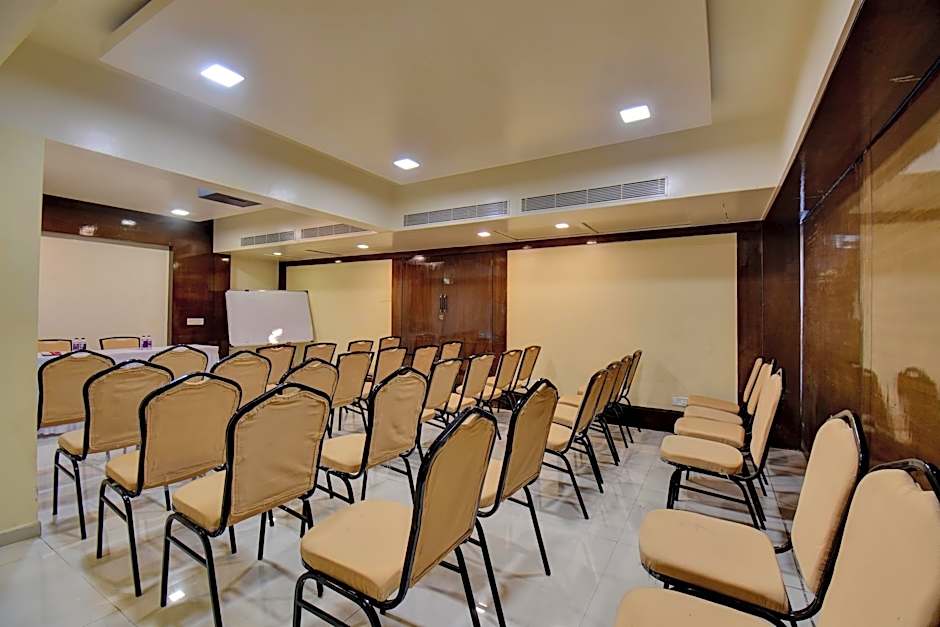 Hotel Lotus Ivy Studios Near Pune Airport