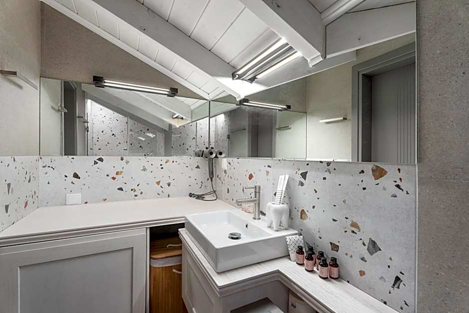 Ennea Muses Rooms and Suites