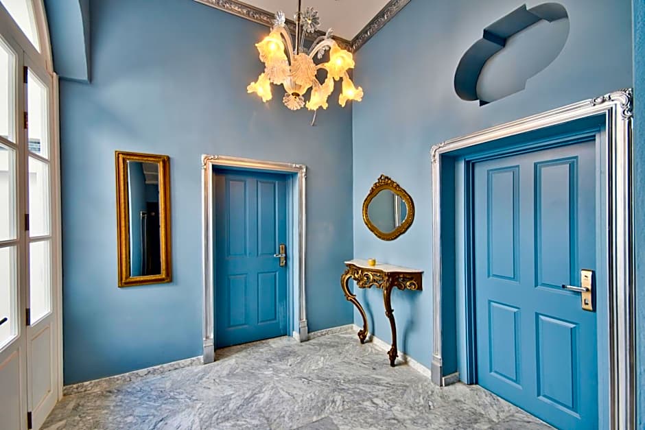 Julina Boutique Living