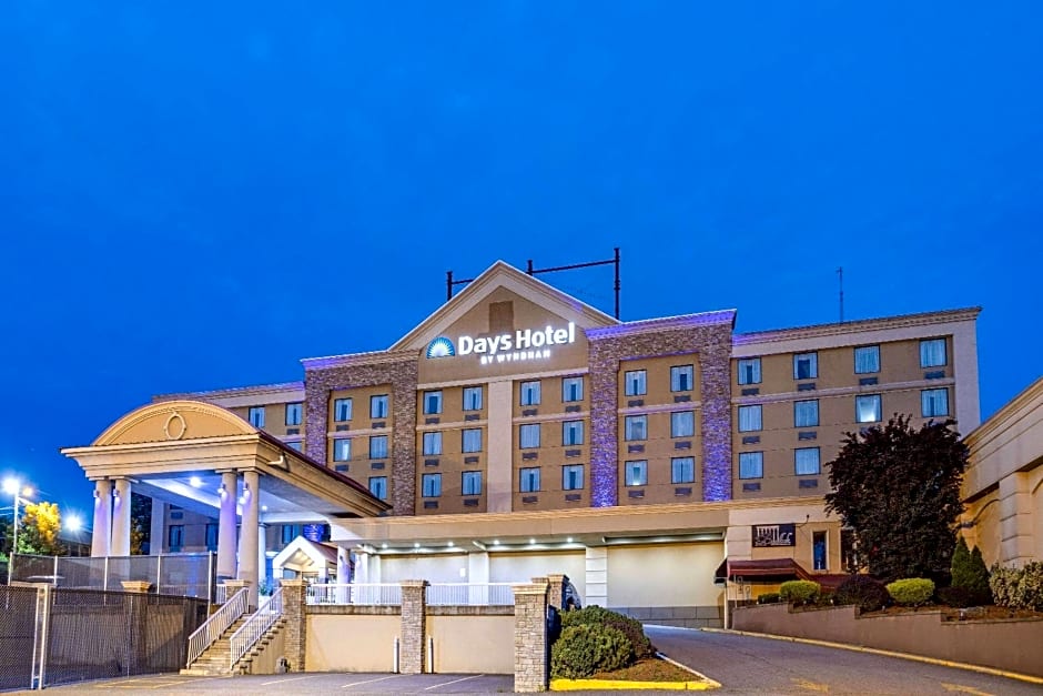 Days Inn by Wyndham North Bergen