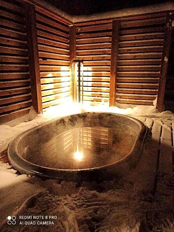 Rafi - The Village of Silence, Aurora Cabin 3