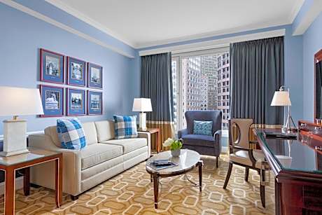 Deluxe King Room with City View