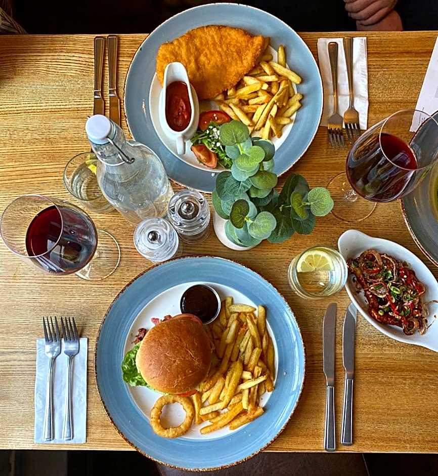 Lamb Hotel by Greene King Inns