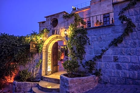 Sinasos Palace Cave Hotel