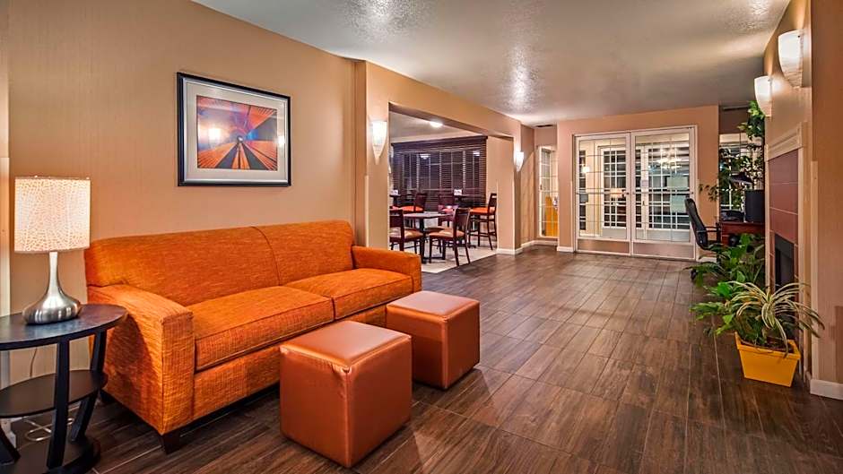 Best Western Luxury Inn