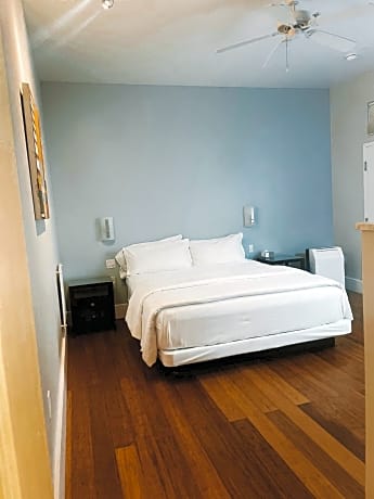 Pacific Blue Inn