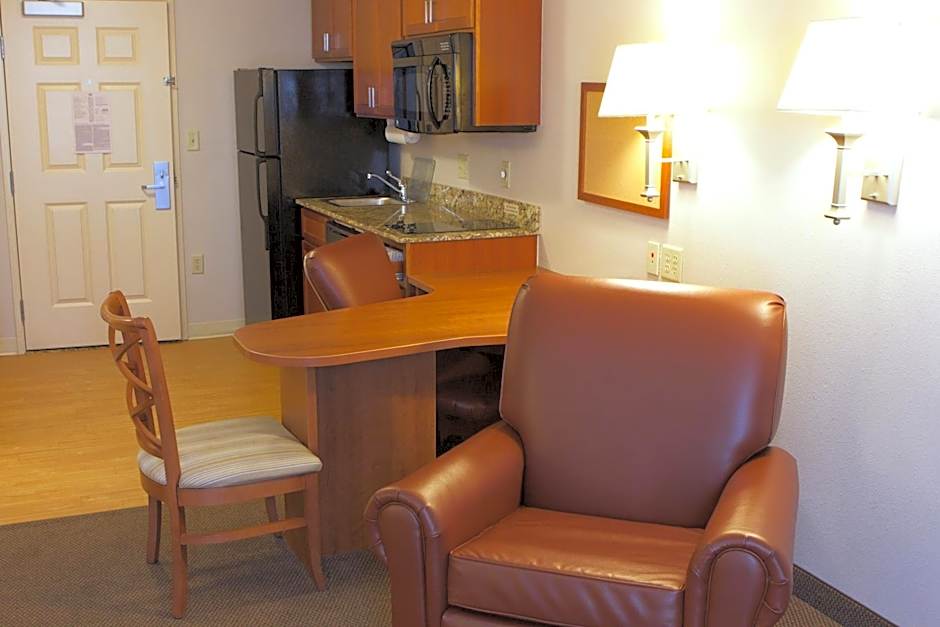 Candlewood Suites Champaign Urbana Univ Area Hotel By IHG