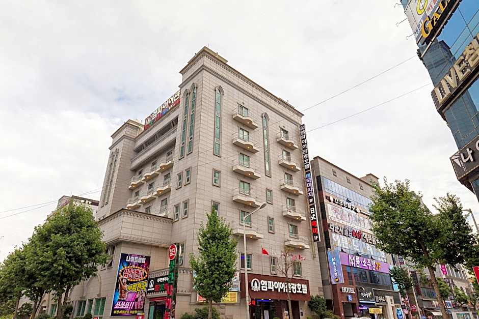 Empire Tourist Hotel