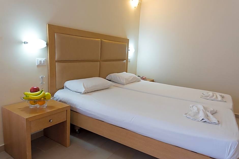 Amaryllis front beach hotel