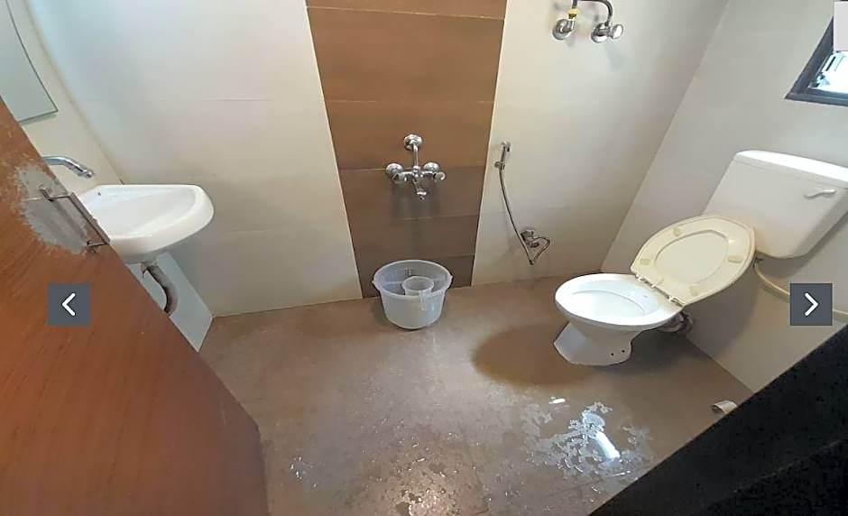 Hotel Rajhan's Lodging & Boarding – Badlapur, KY
