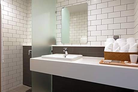 Premium Quadruple Room