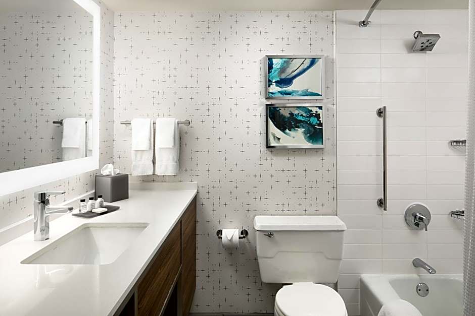Crowne Plaza Dallas Market Ctr - Love Field By IHG