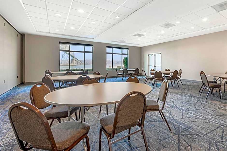 Holiday Inn Express Hotel & Suites Astoria By IHG