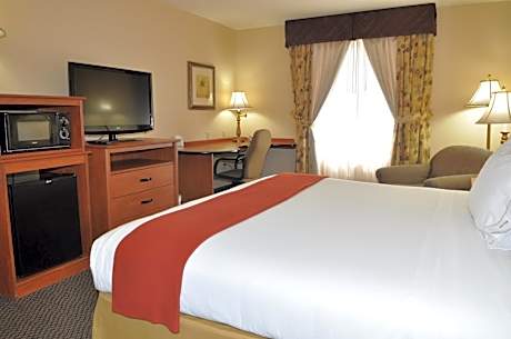 King Room with Roll In Shower - Non-Smoking