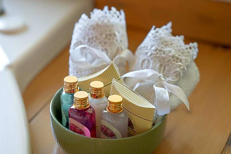 Ha'Seuda Ha'Achrona Suites