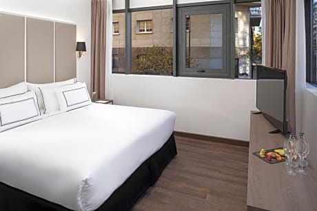 Junior Suite (2 Adults + 2 Children)