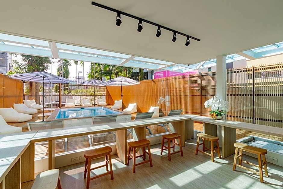 The Tint at Phuket Town Hotel