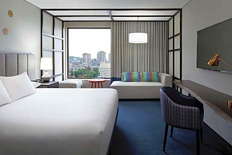 DoubleTree by Hilton Montreal