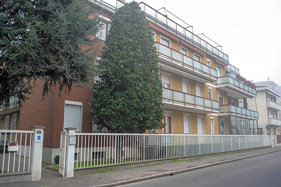 Emmanueli65 fronte clinica per 4 matrimoniale e castello