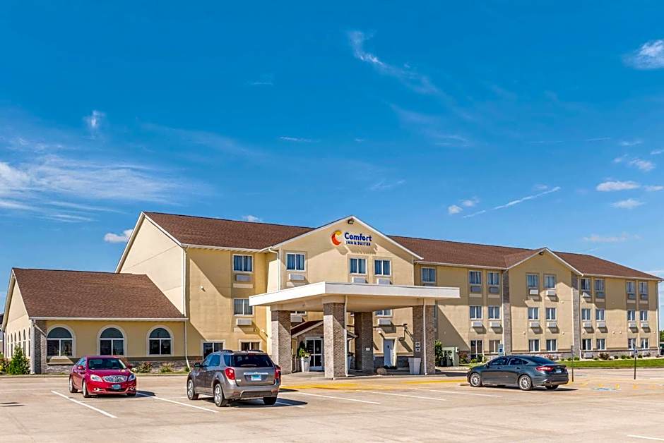 Comfort Inn & Suites near Route 66