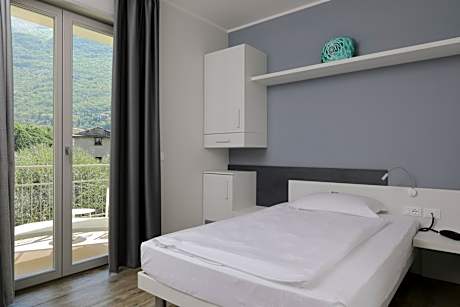 Smart Double Room with Balcony
