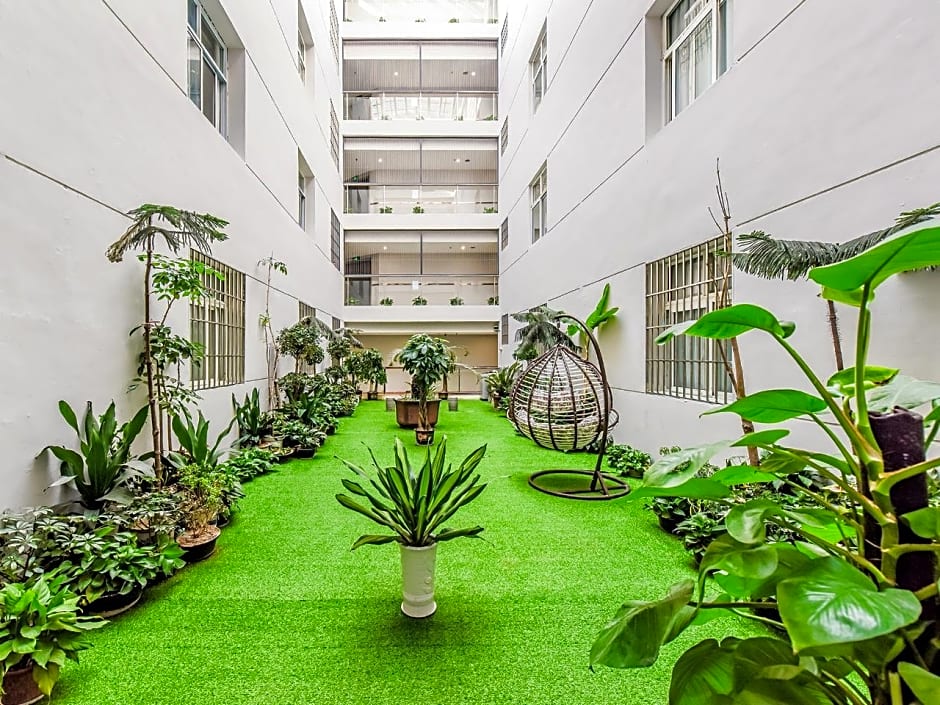 Borrman Hotel Xinyu May Flower Baoshi Park