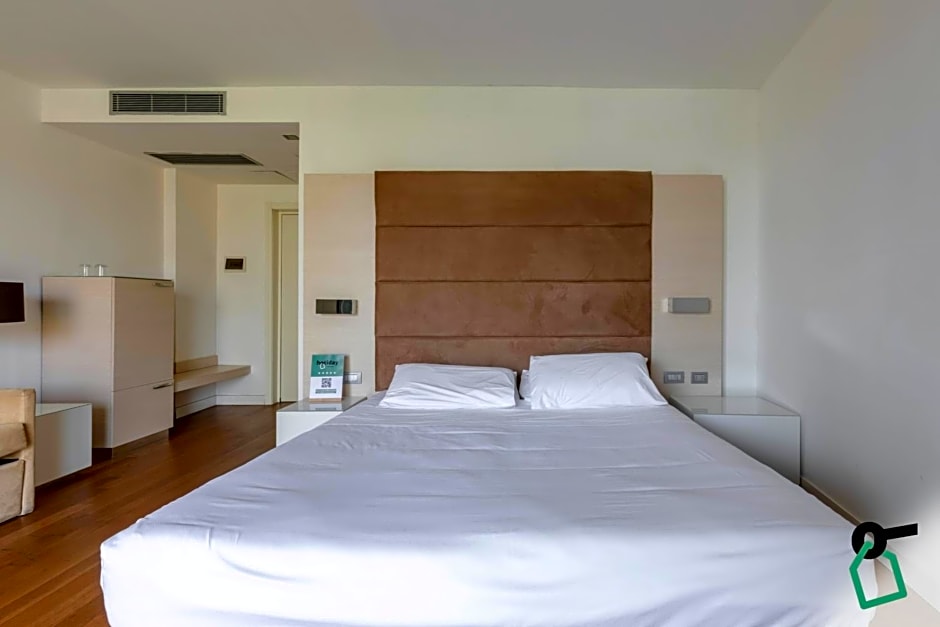 HOTIDAY Room Collection - Pisa