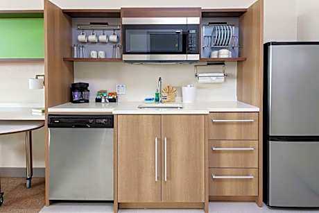 Queen Suite with Two Queen Beds - Mobility Accessible/Non-Smoking