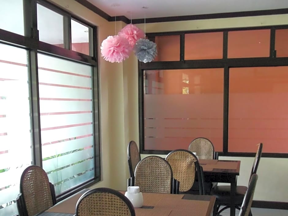 Ruemango Apartelle and Suites