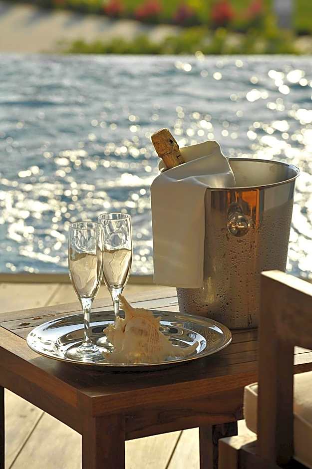 Constantinou Bros Asimina Suites Hotel
