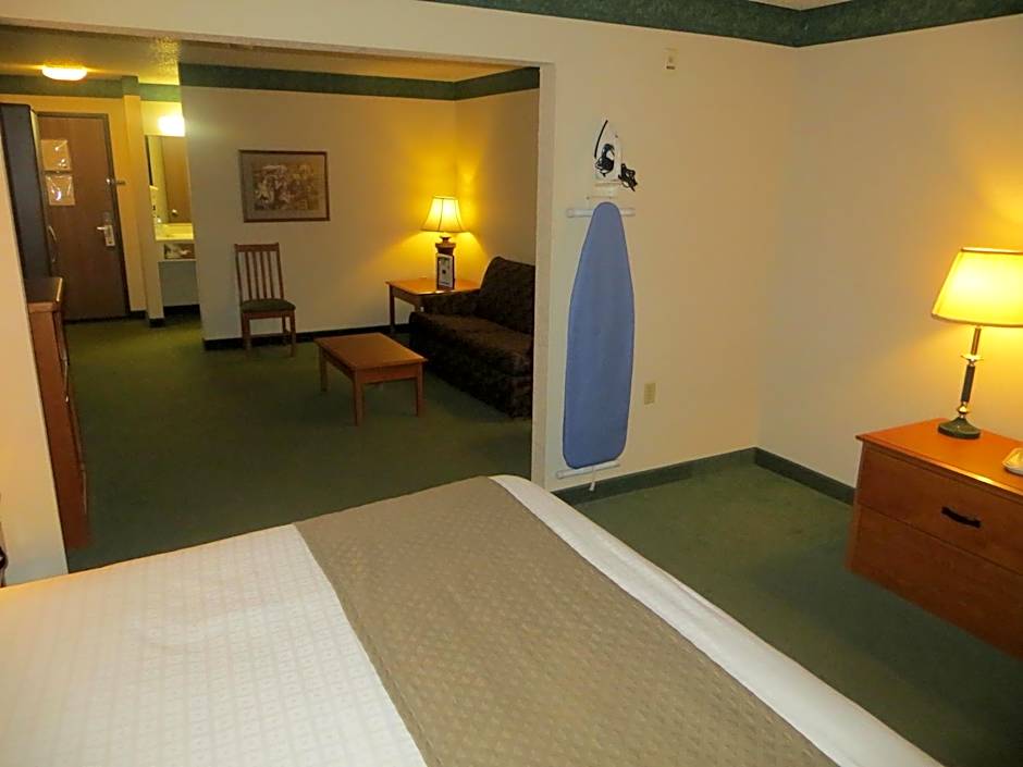 AmericInn by Wyndham Manitowoc