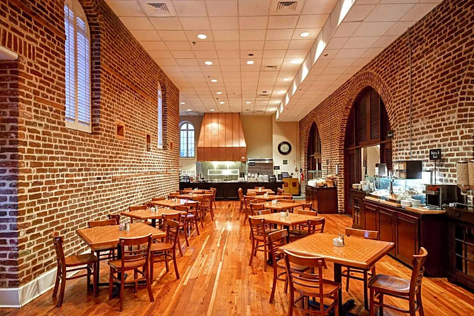 Embassy Suites by Hilton Charleston Historic District