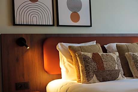 Family Suite (2 Adults + 2 Children)