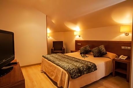 Double Room with Balcony and Sea View