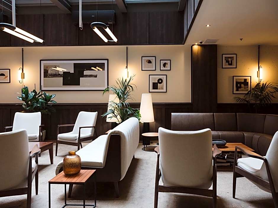 Honest Budapest by Chic & Basic