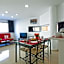 Charmsuites Paralel Apartments