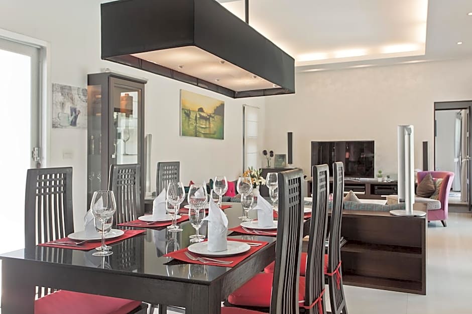 Luxury 8 bedrooms Pool Villa