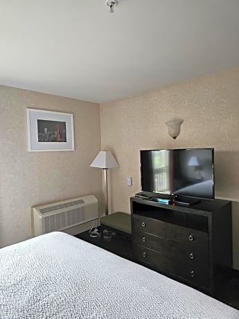 King Room - Non-Smoking