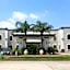 Days Inn & Suites by Wyndham Webster NASA-ClearLake-Houston