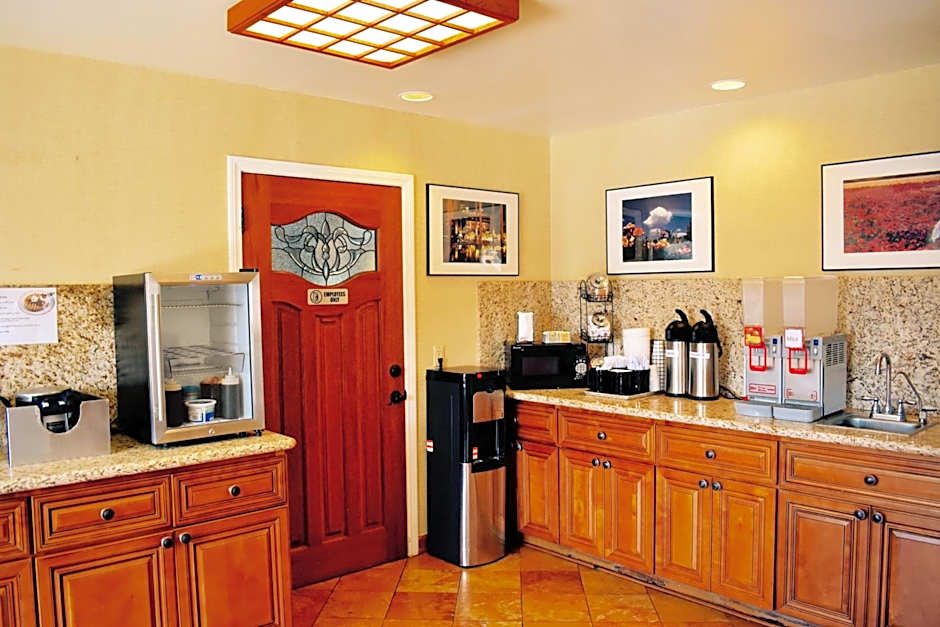 Days Inn by Wyndham Anaheim Near the Park