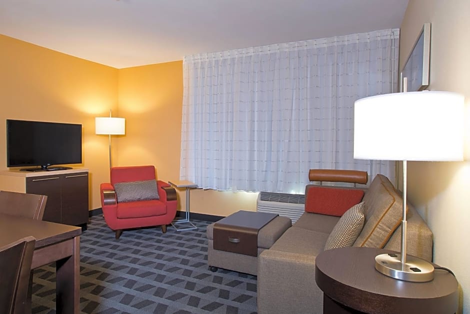 TownePlace Suites by Marriott Garden City