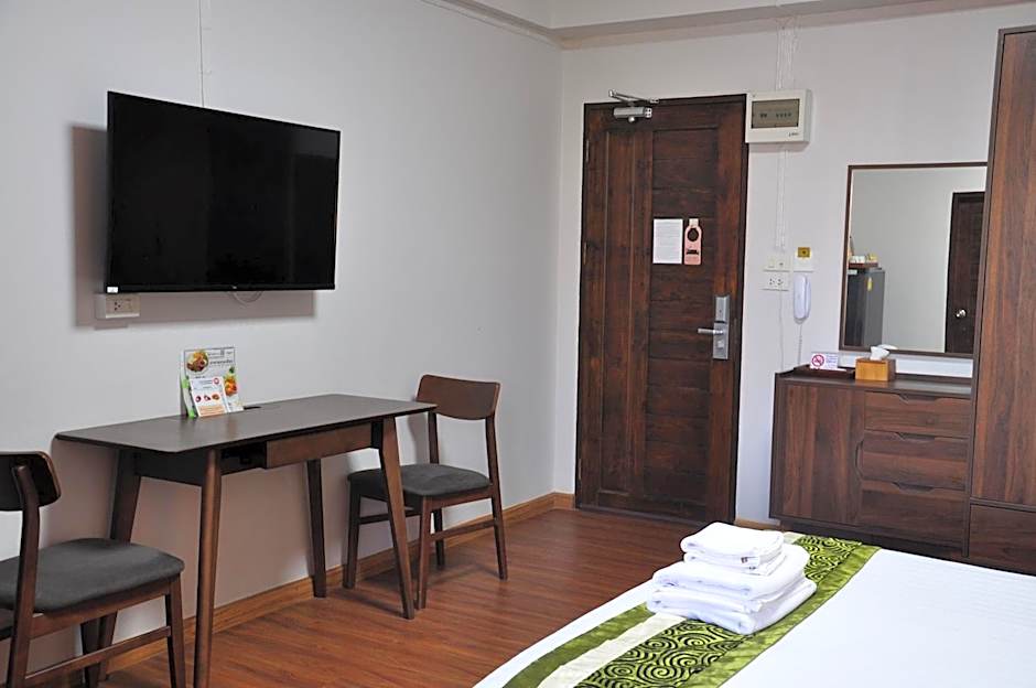 The Bedrooms Maeklong and Services Apartment