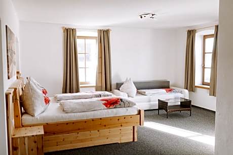 Family Room with Garden View