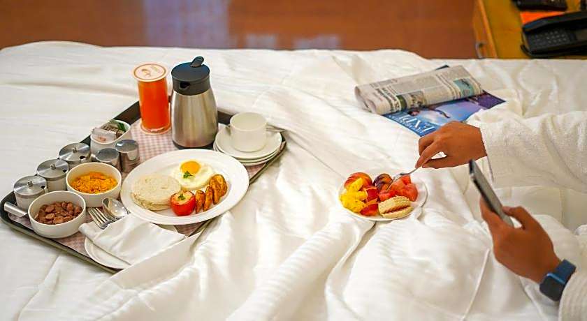 Hotel Saffron Leaf