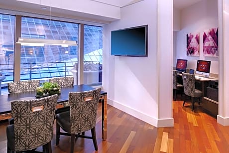 Suite, 1 Bedroom (1 King Bed)