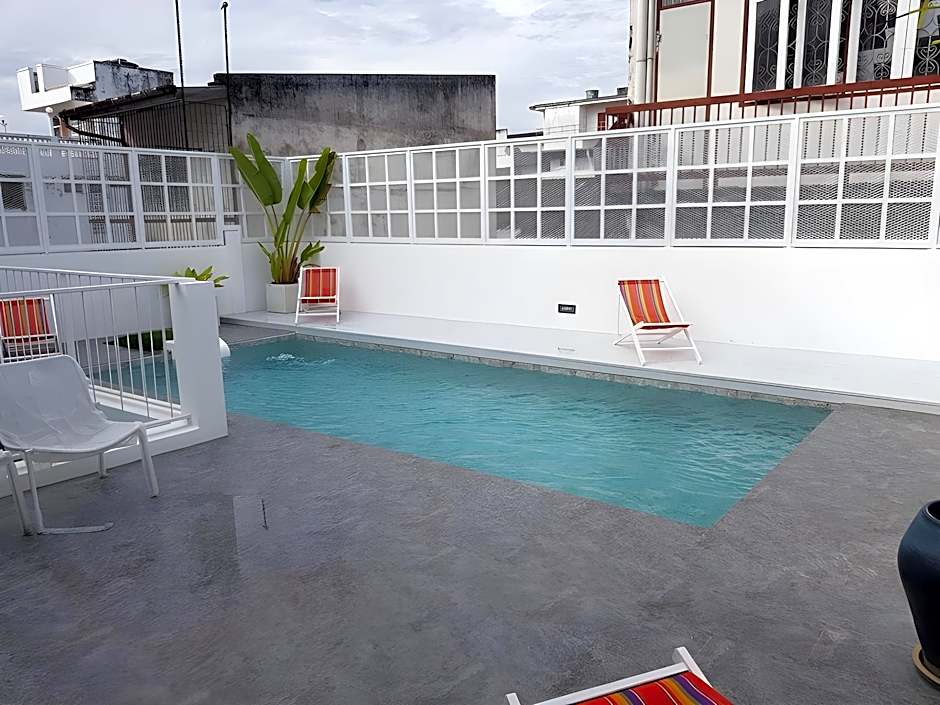 Borbaboom Phuket Poshtel & Hostel