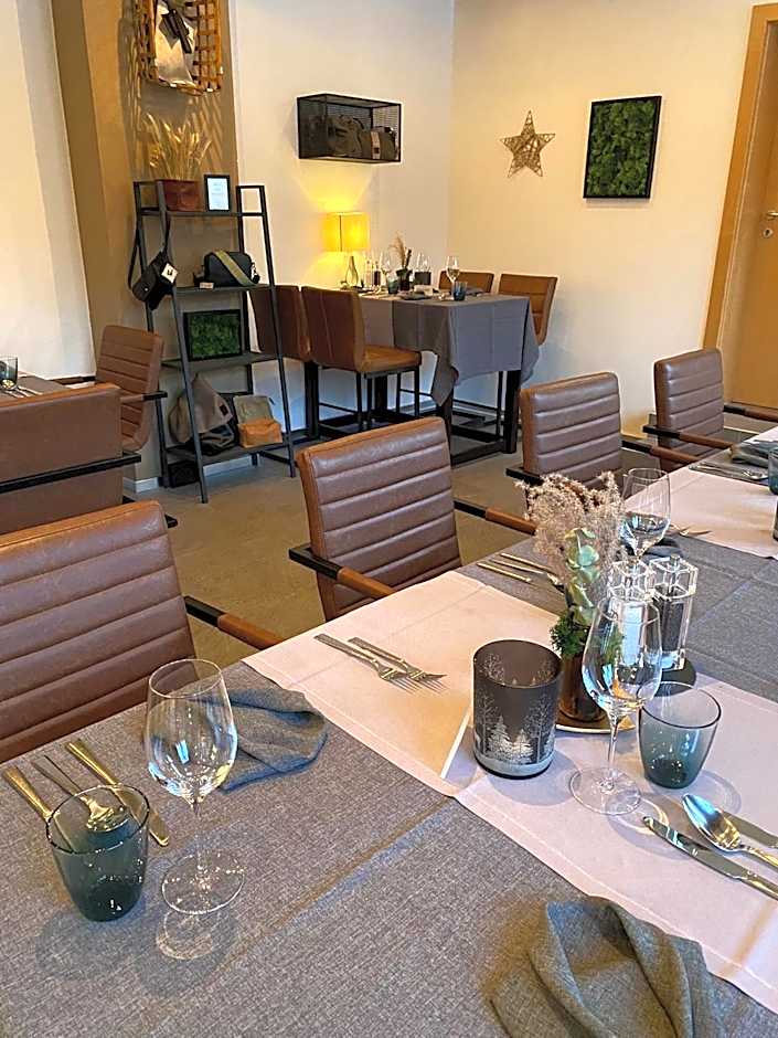 Dahoam by Sarina - Rooms & Suites